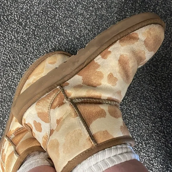 Cow Print 🐮 Ugg - Picture 5 of 6